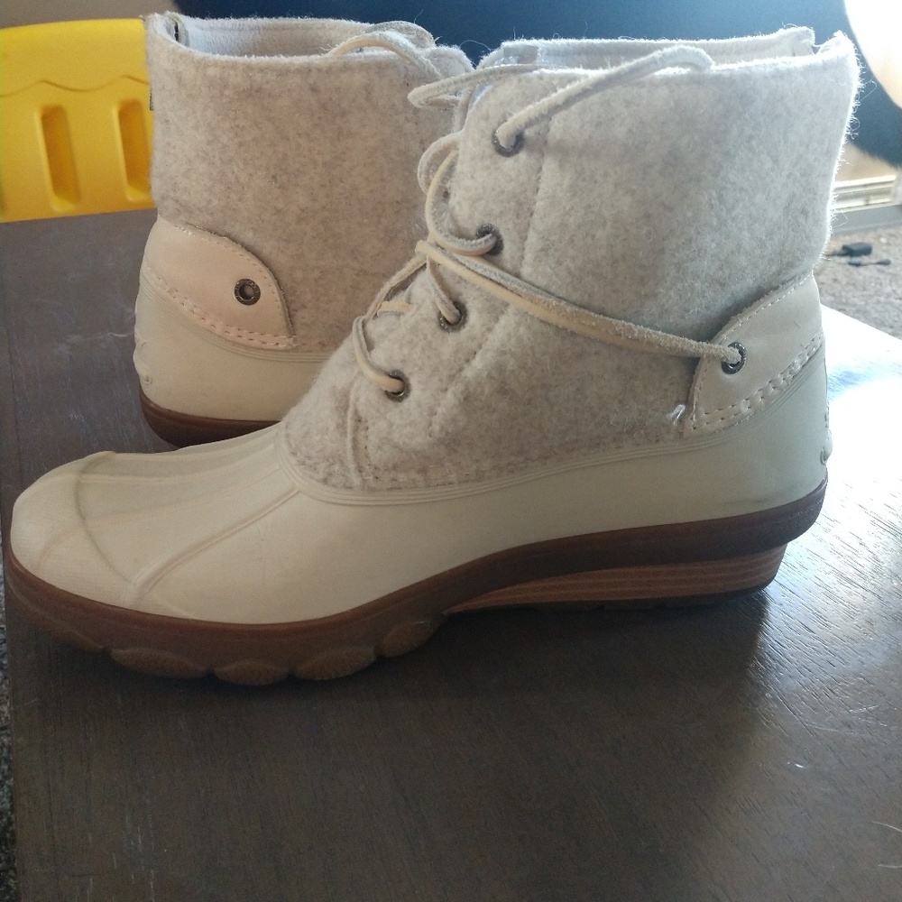 Sperry insulated duck boots